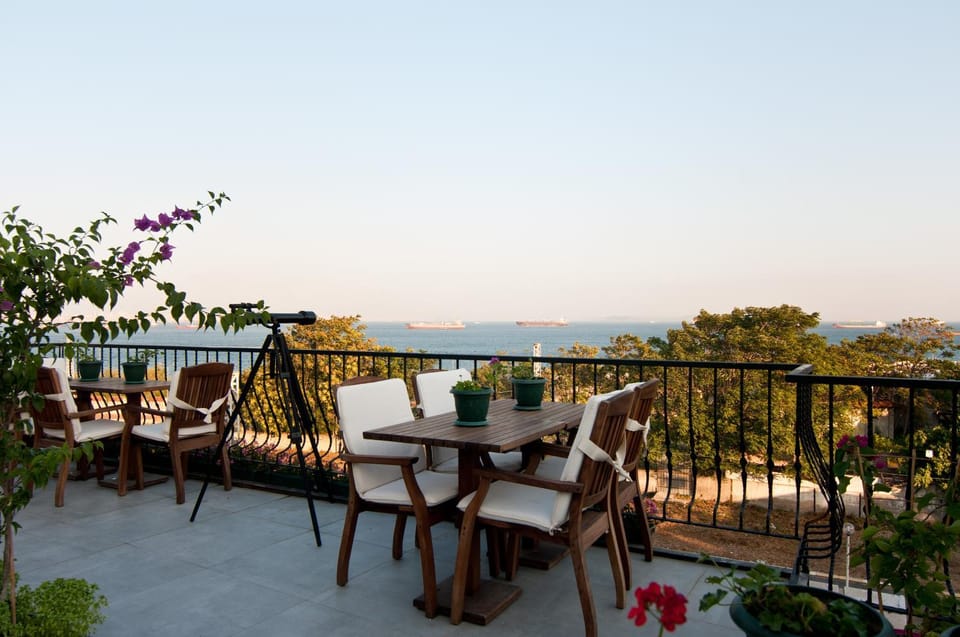 Restaurant/places to eat, Bird's eye view, Balcony/Terrace, Balcony/Terrace, Sea view, Internal: Not applicable to any particular room