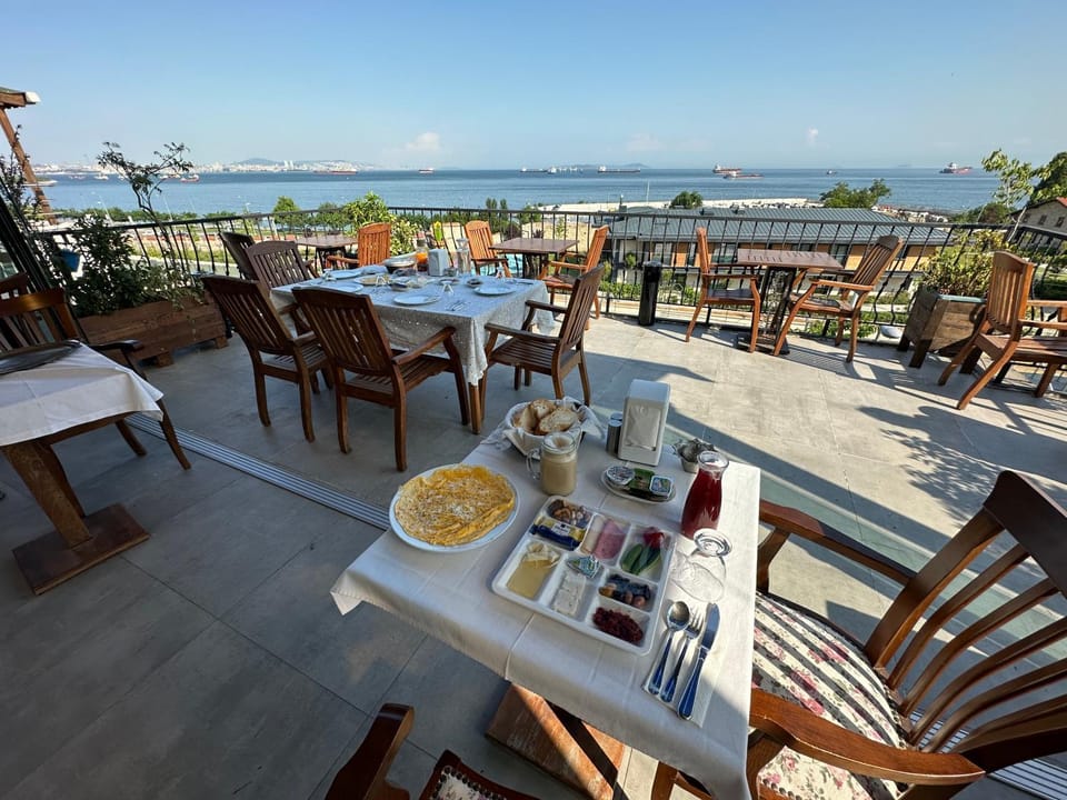 Balcony/Terrace, Internal: Not applicable to any particular room