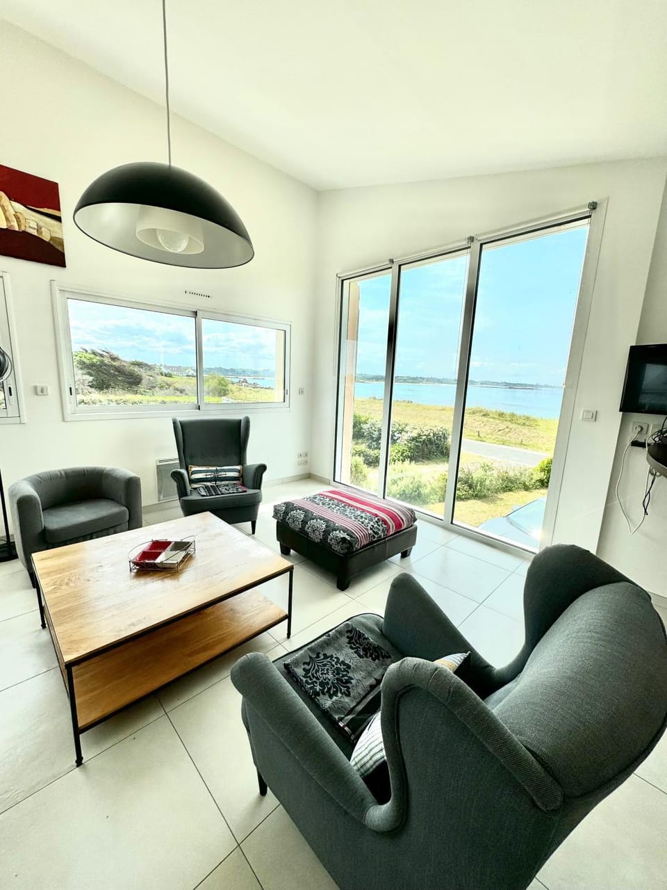 Property building, Living room, Bedroom