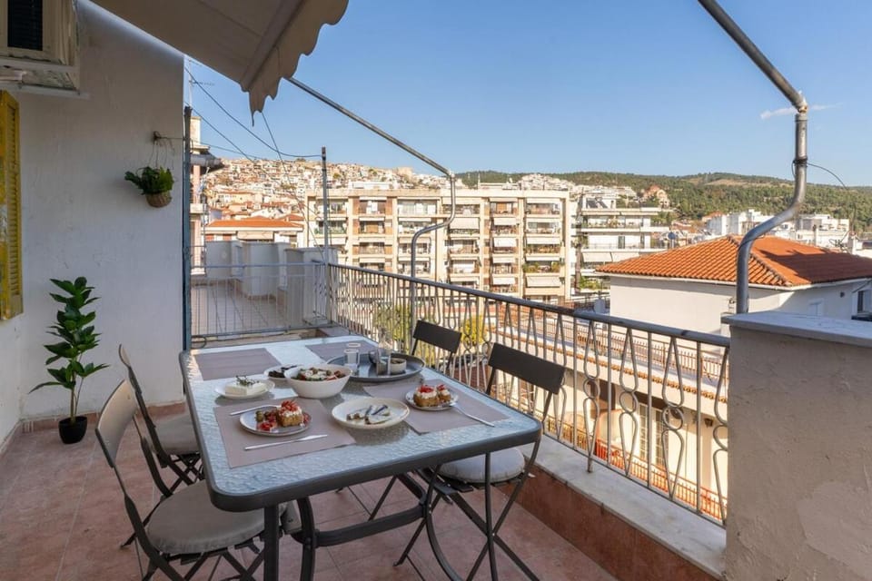 Seaview Serenity Suite Apartment in Thessaloniki