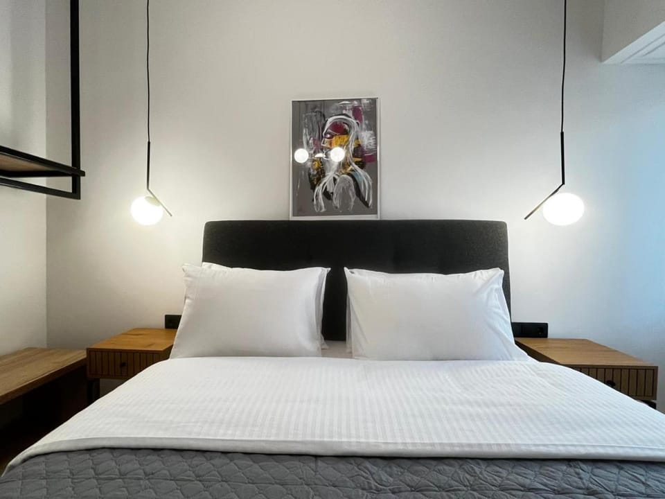 New Sleek 3BR apartment in the center of Athens Apartment in Athens