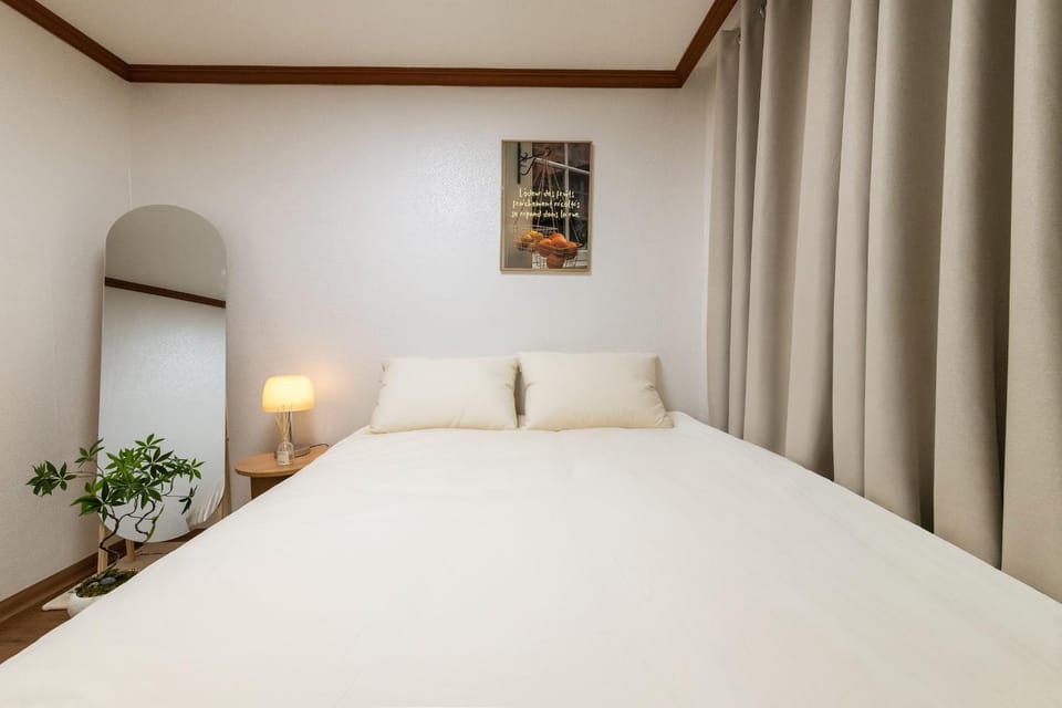 Open Deal! Line 2 and 7 Station Area, Seongsu, Seoul Forest, Han River, Airport Bus 2min Villa in Seoul