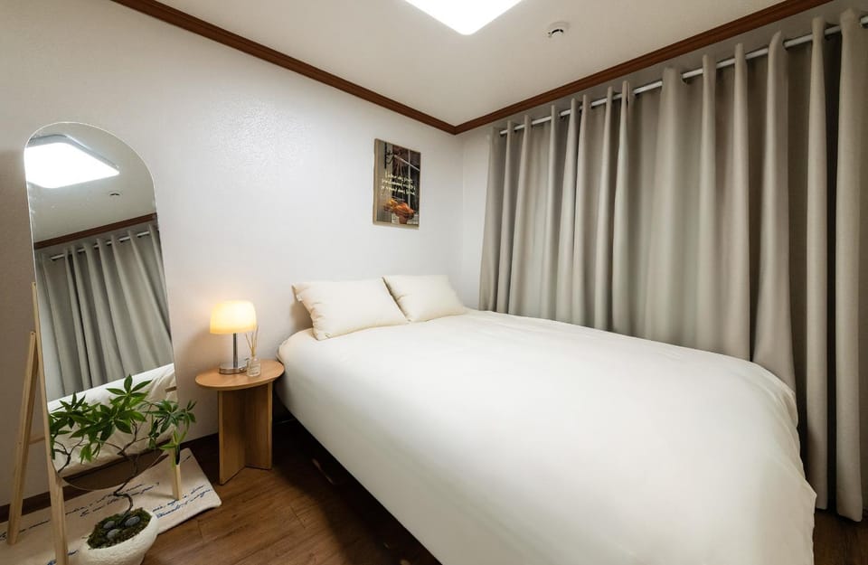Open Deal! Line 2 and 7 Station Area, Seongsu, Seoul Forest, Han River, Airport Bus 2min Villa in Seoul