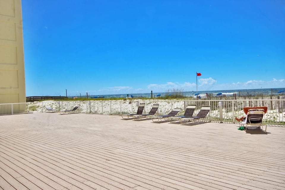 Boardwalk 285 by Youngs Suncoast Apartment in Gulf Shores