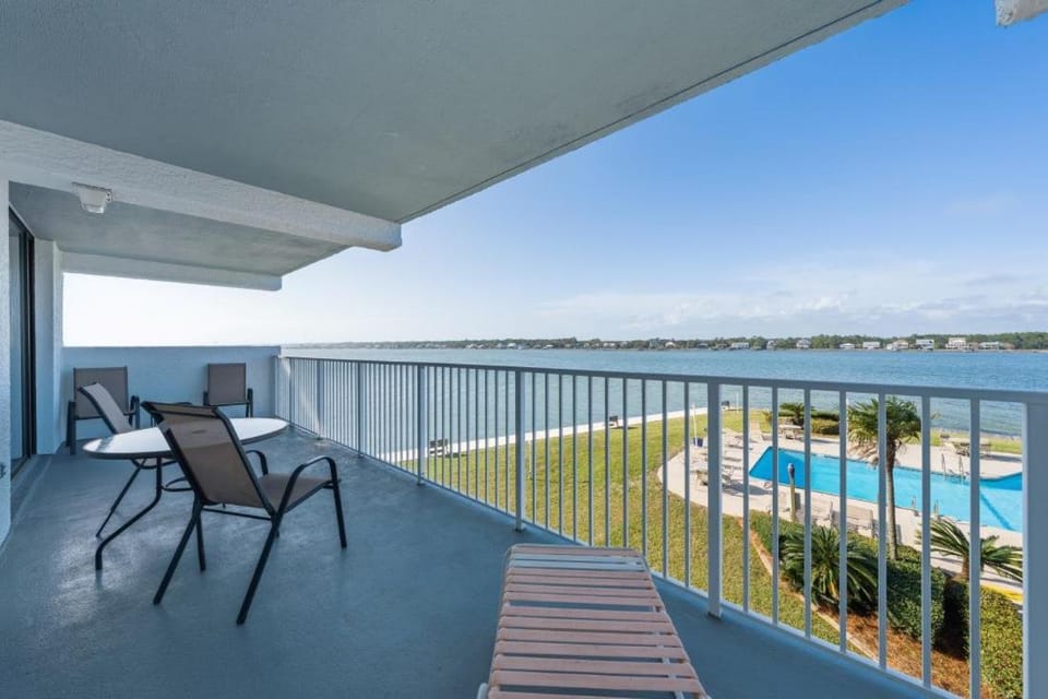 Compass Point 205 by Youngs Suncoast Apartment in West Beach
