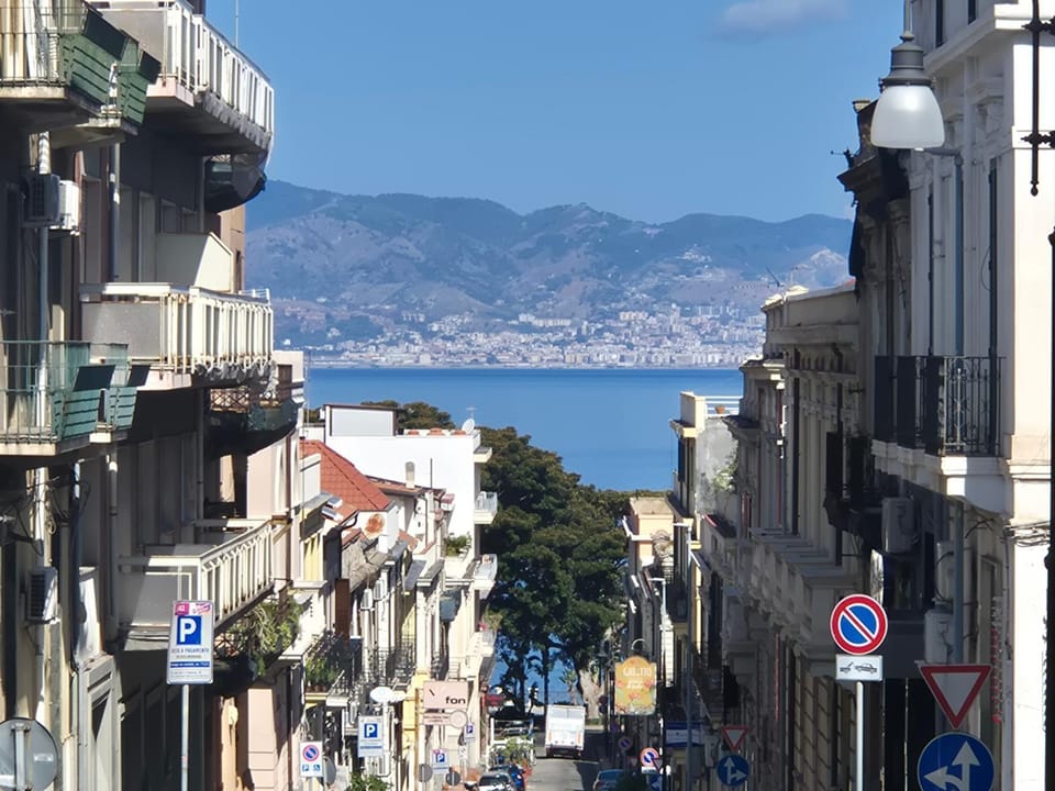 City view, Sea view