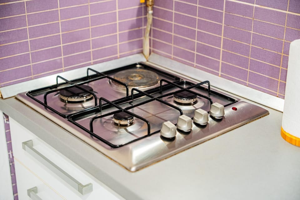 Kitchen or kitchenette, oven, stove