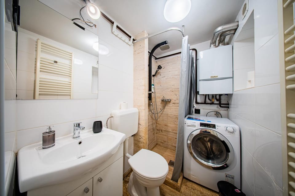 Shower, Toilet, Bathroom, washing machine, dryer