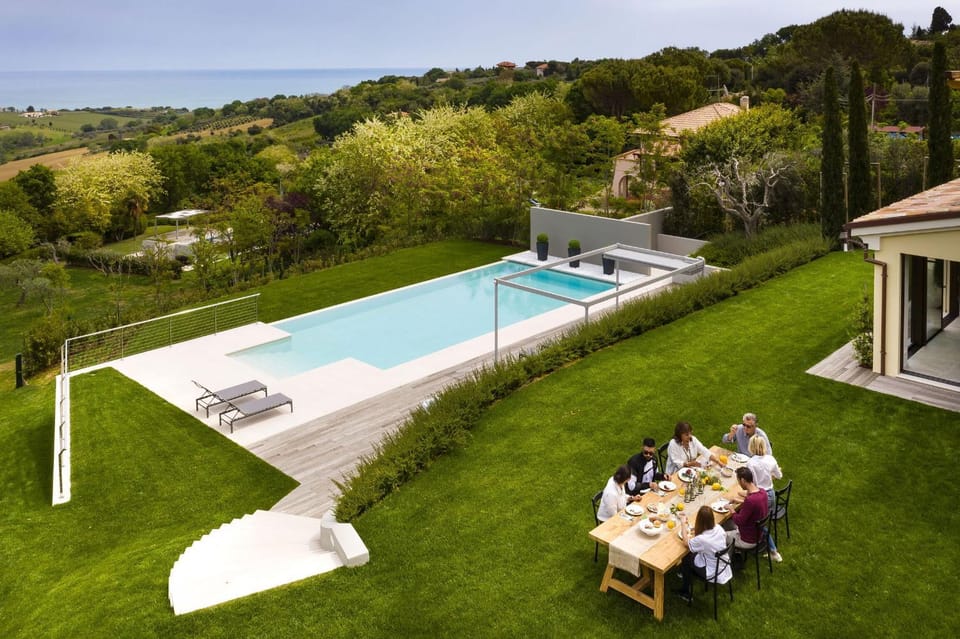 Property building, Spring, Activities, Summer, Balcony/Terrace, Spa and wellness centre/facilities, Other, Food, Area and facilities, Swimming pool