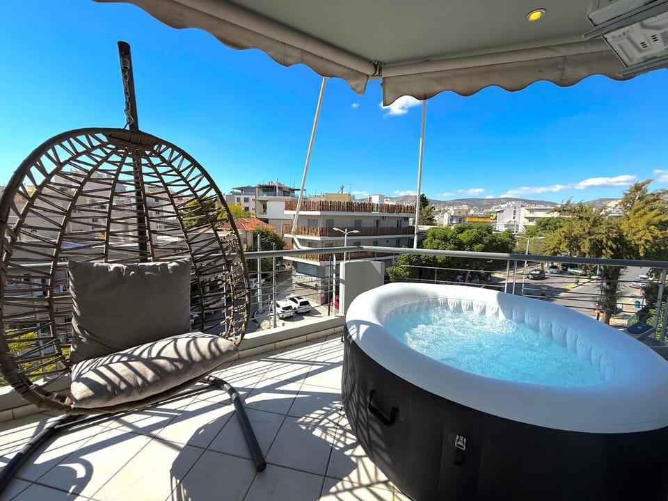 Luxury 3 Bedrooms Top Floor Villa 150sqm with 2 Private Jacuzzi Hydromassage & Underground Parking Apartment in Athens