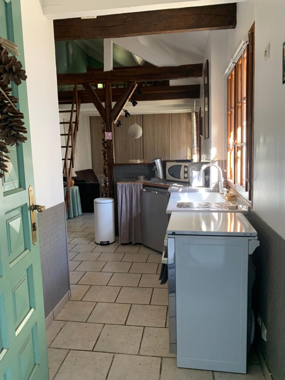 Kitchen or kitchenette, stove