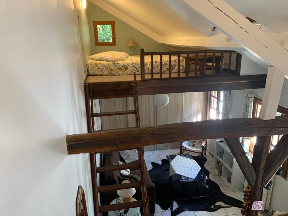 Bed, Photo of the whole room