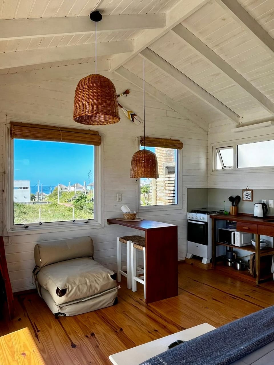 Natural landscape, Kitchen or kitchenette, Dining area, Sea view, Quiet street view, microwave