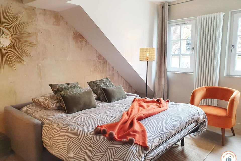 Bed, Bedroom