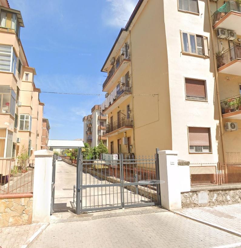 Property building, Neighbourhood