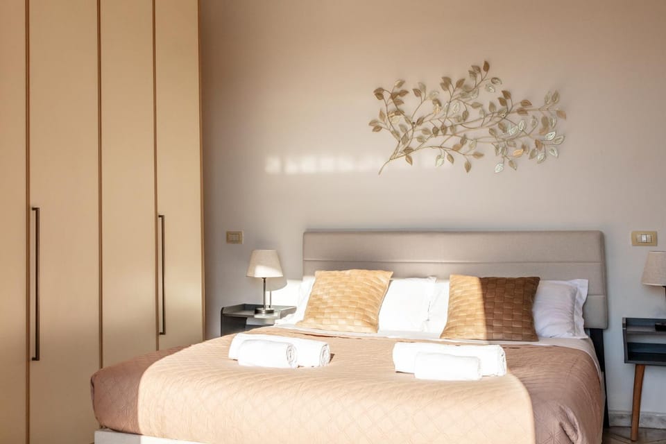 Bed, Photo of the whole room, Bedroom, towels, wardrobe