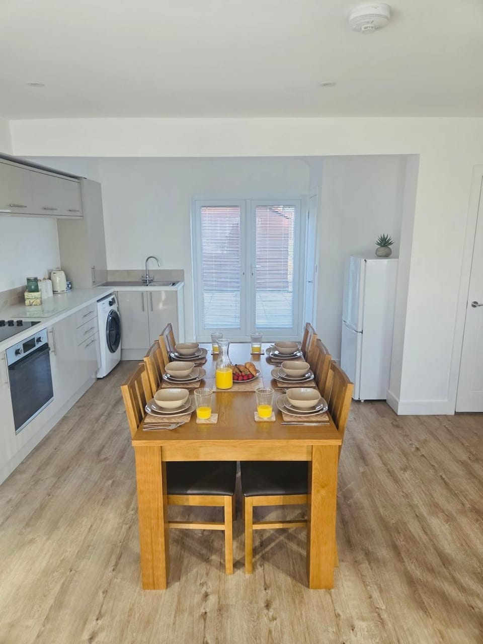 3 Bedroom Village Stay - Contractor and Professional Friendly Extended Stay Workspace House in England