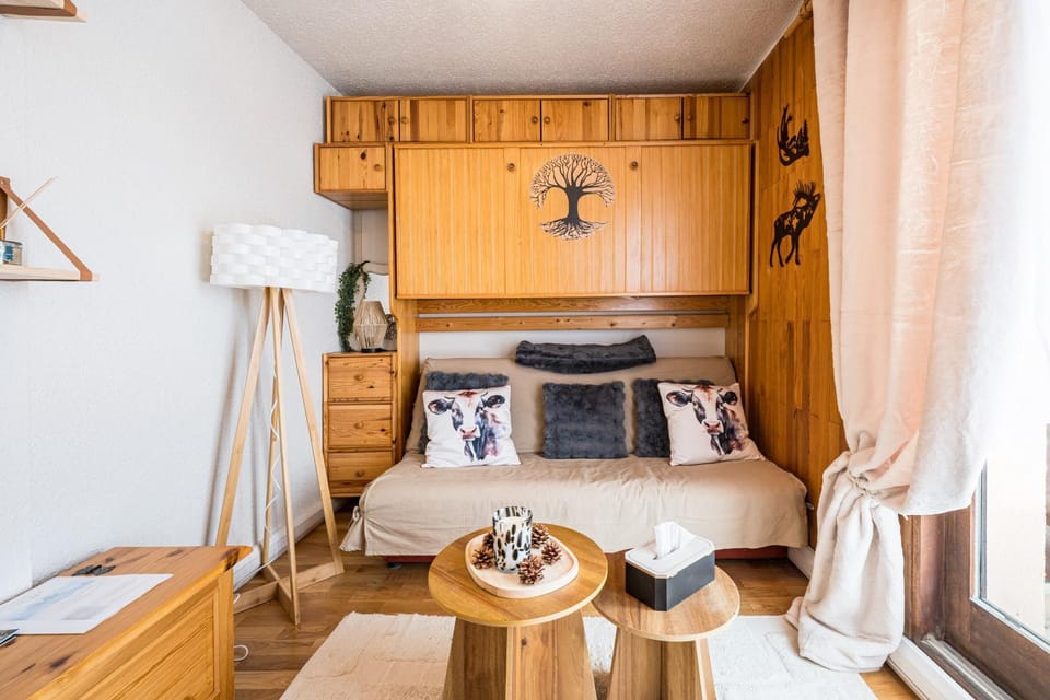 Living room, Bedroom