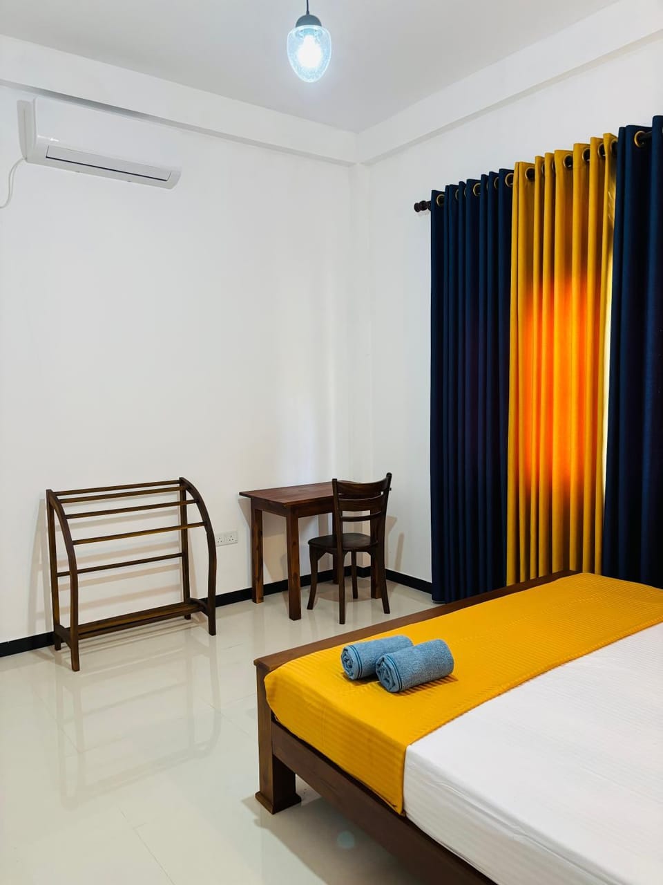 Photo of the whole room, Bedroom, air conditioner