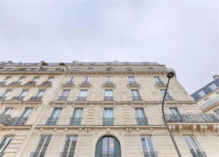 Studio Mezzanine au coeur de Batignolles Apartment in Paris