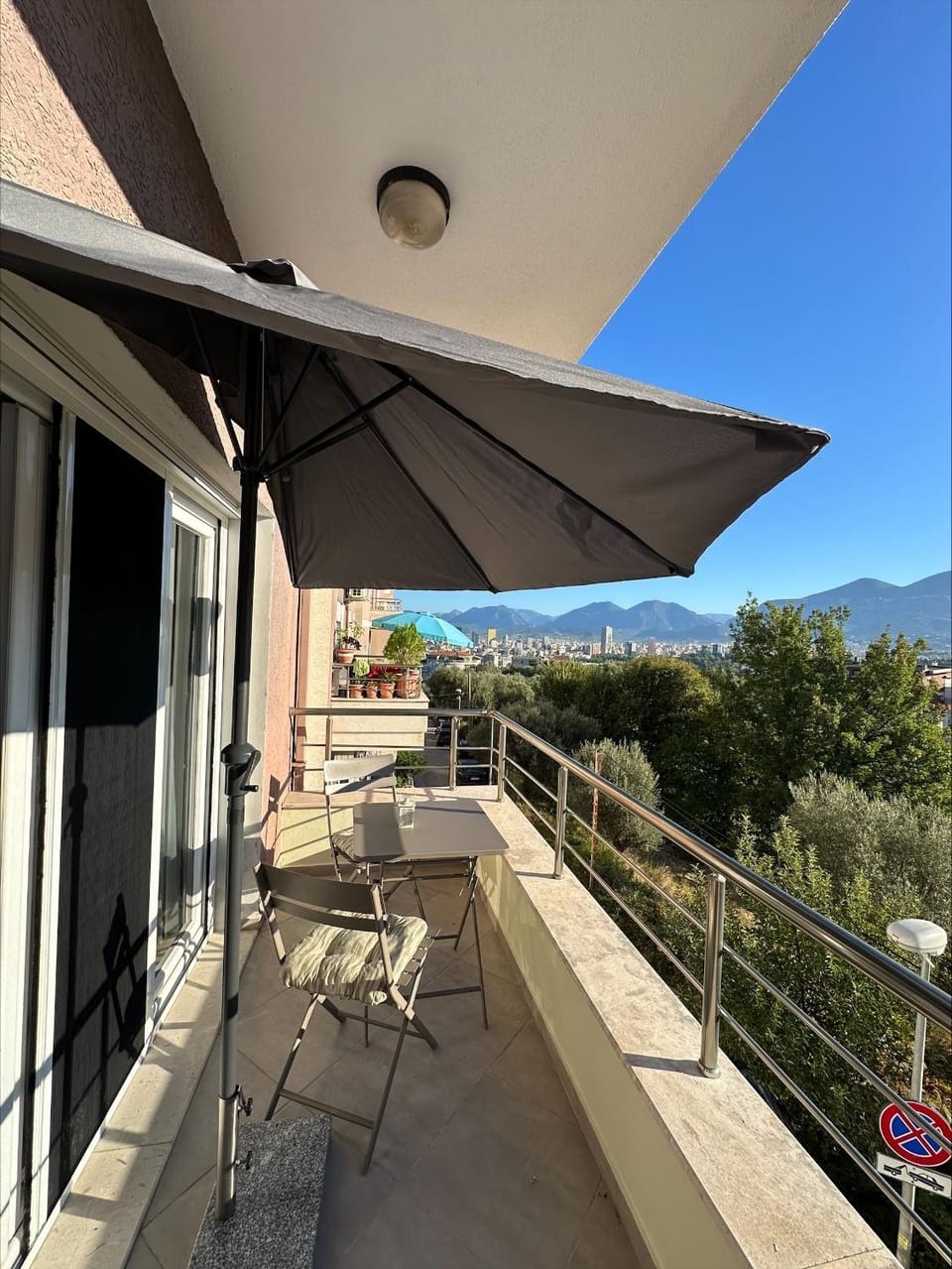 Balcony/Terrace, Mountain view