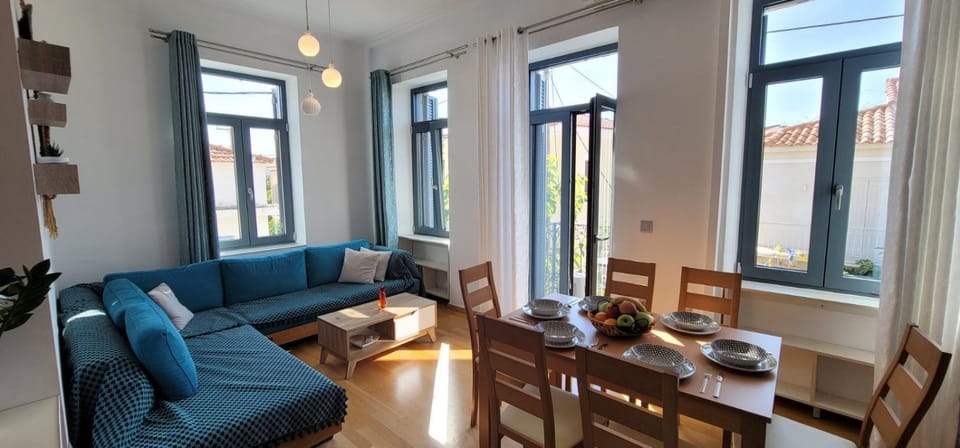 Lounge or bar, sunbed