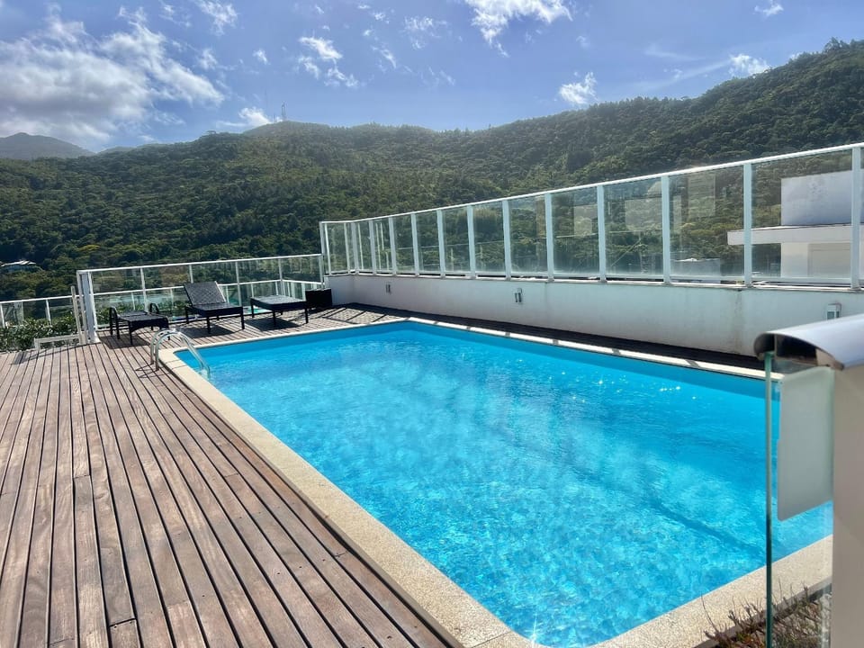 Apto piscina vista mar na praia de Palmas.- CC01J Apartment in Florianopolis