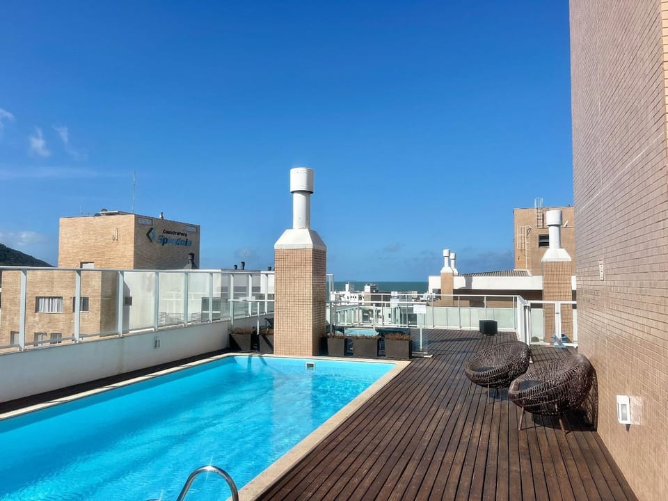 Apto piscina vista mar na praia de Palmas.- CC01J Apartment in Florianopolis