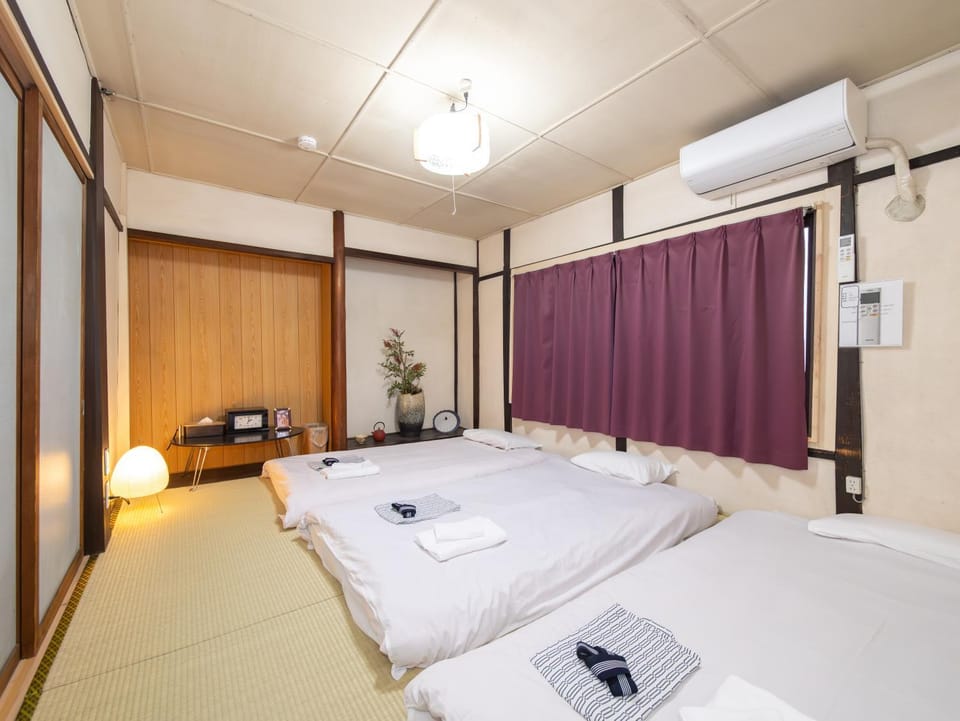 Bedroom, towels, wardrobe