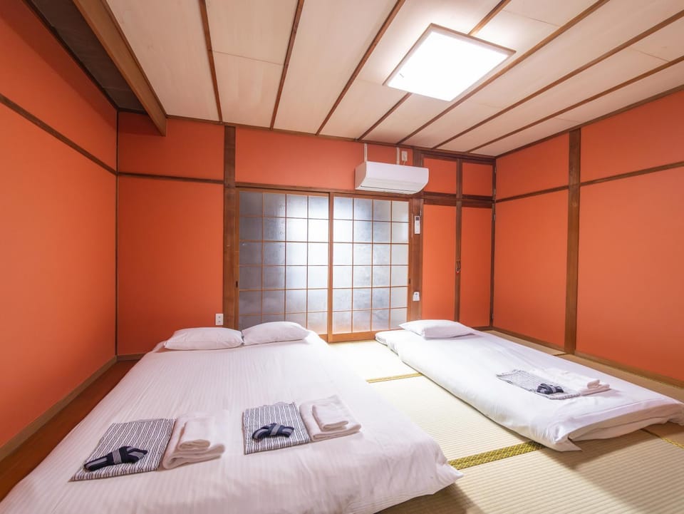 Bedroom, towels, air conditioner