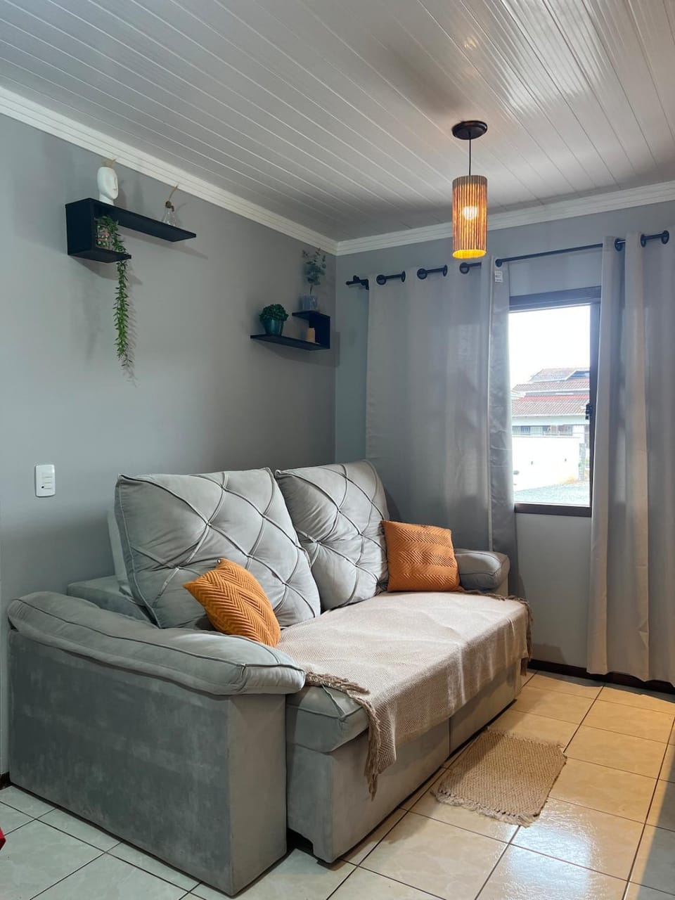 Casa Iririú · Casa exclusiva no terreno com jardim House in Joinville