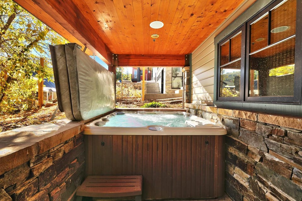 Old Town Escape Ski Access Theater Hot Tub House in Park City