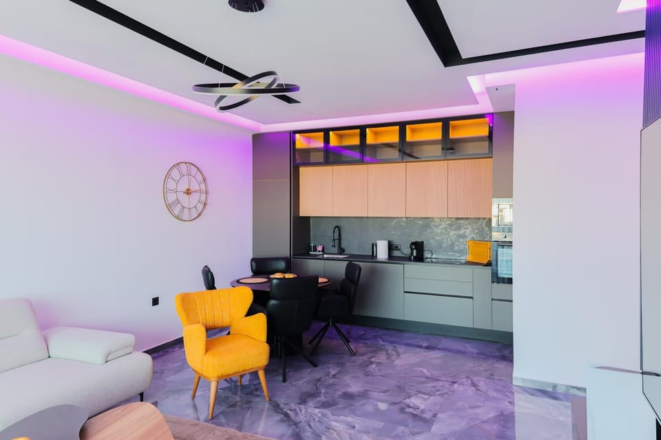 Kitchen or kitchenette, Living room