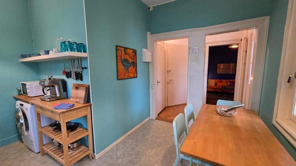 Coffee/tea facilities, Kitchen or kitchenette, Dining area