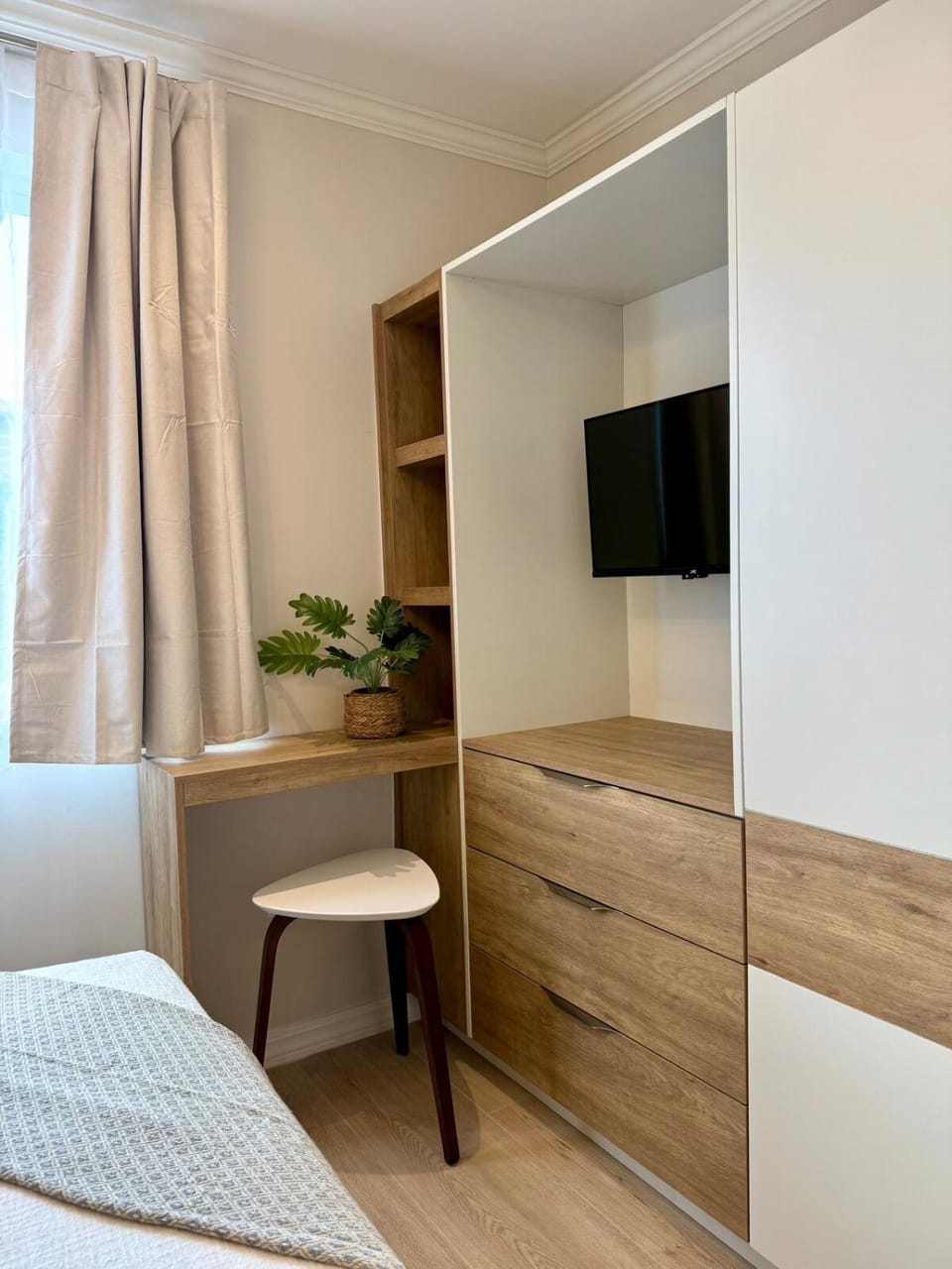 Brand New Boutique Home 6 BR Sleeps 20 Savannah House in Port of Spain Corporation