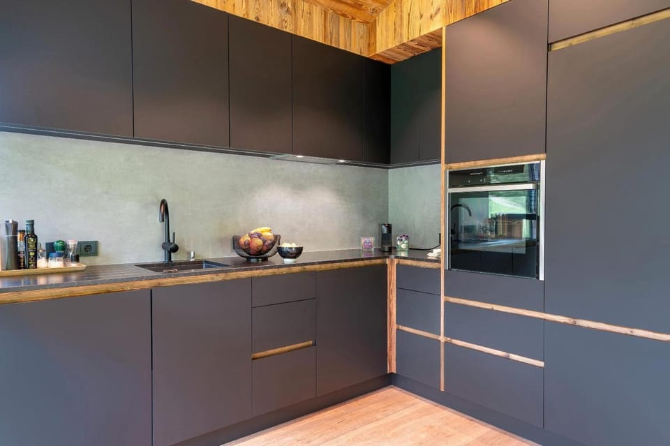 Kitchen or kitchenette, Living room