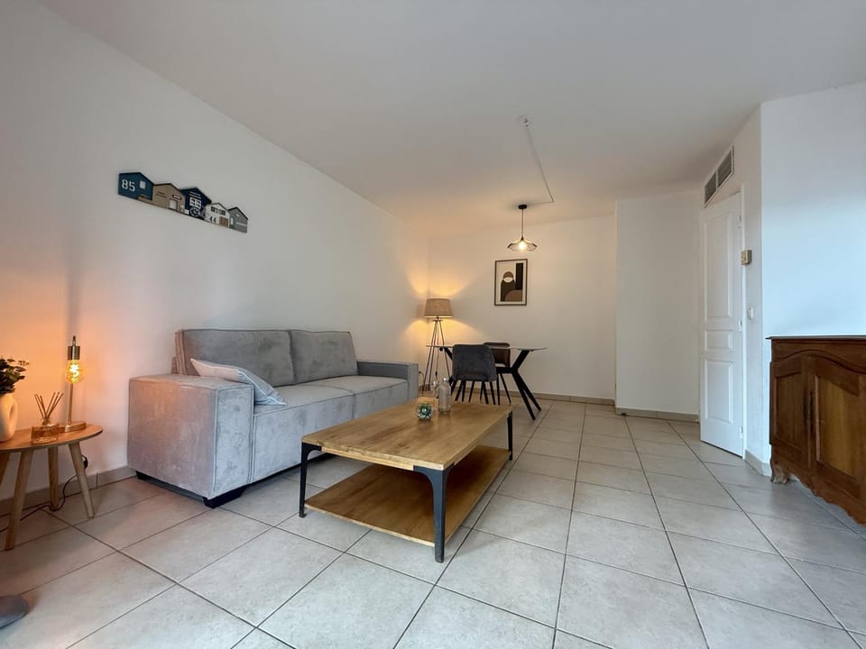 DAPHNE, appartement piscine Apartment in Cannes