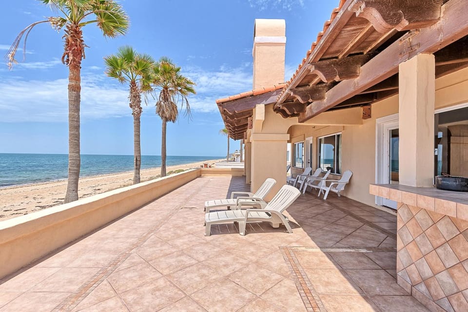 Balcony/Terrace, Beach, Sea view, sunbed