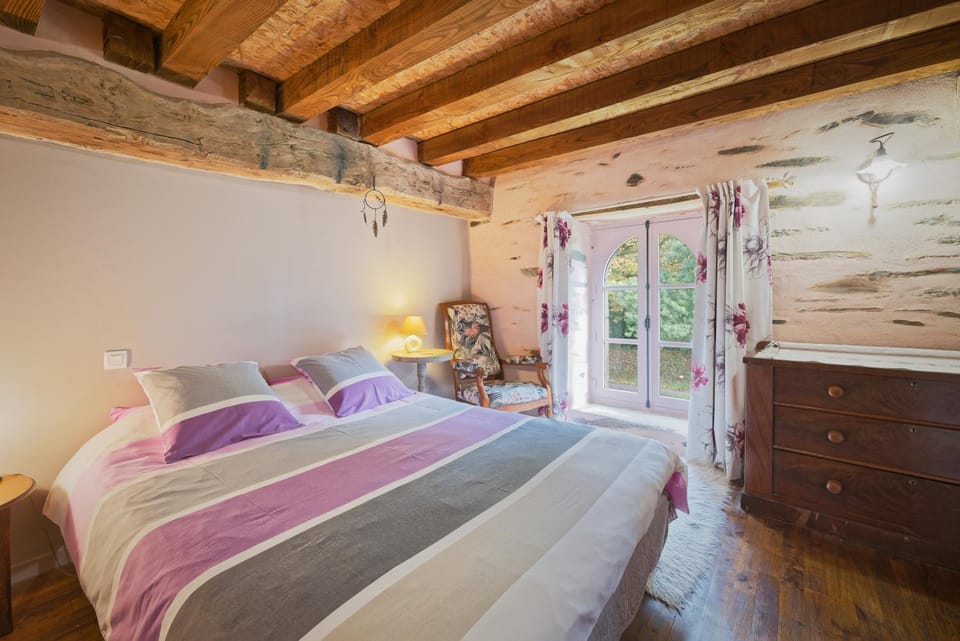 Property building, Living room, Bedroom