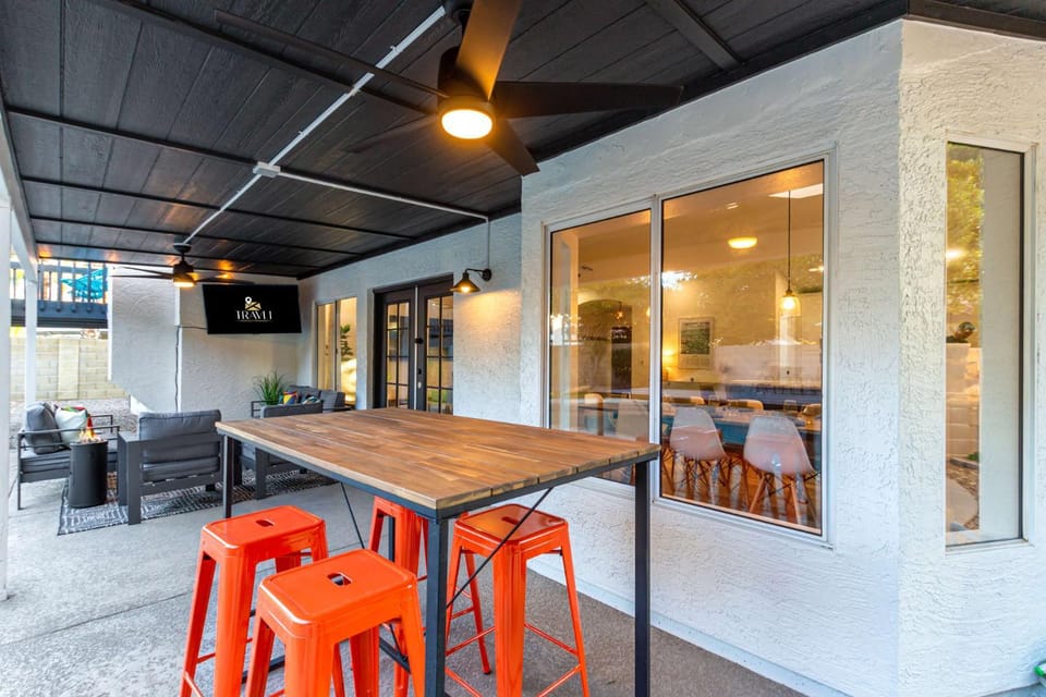 Modern Mesa Oasis with FREE Heated Pool House in Mesa