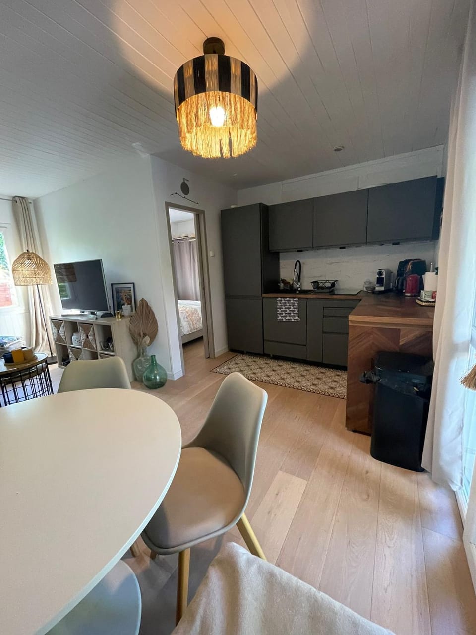 TV and multimedia, Kitchen or kitchenette, Dining area