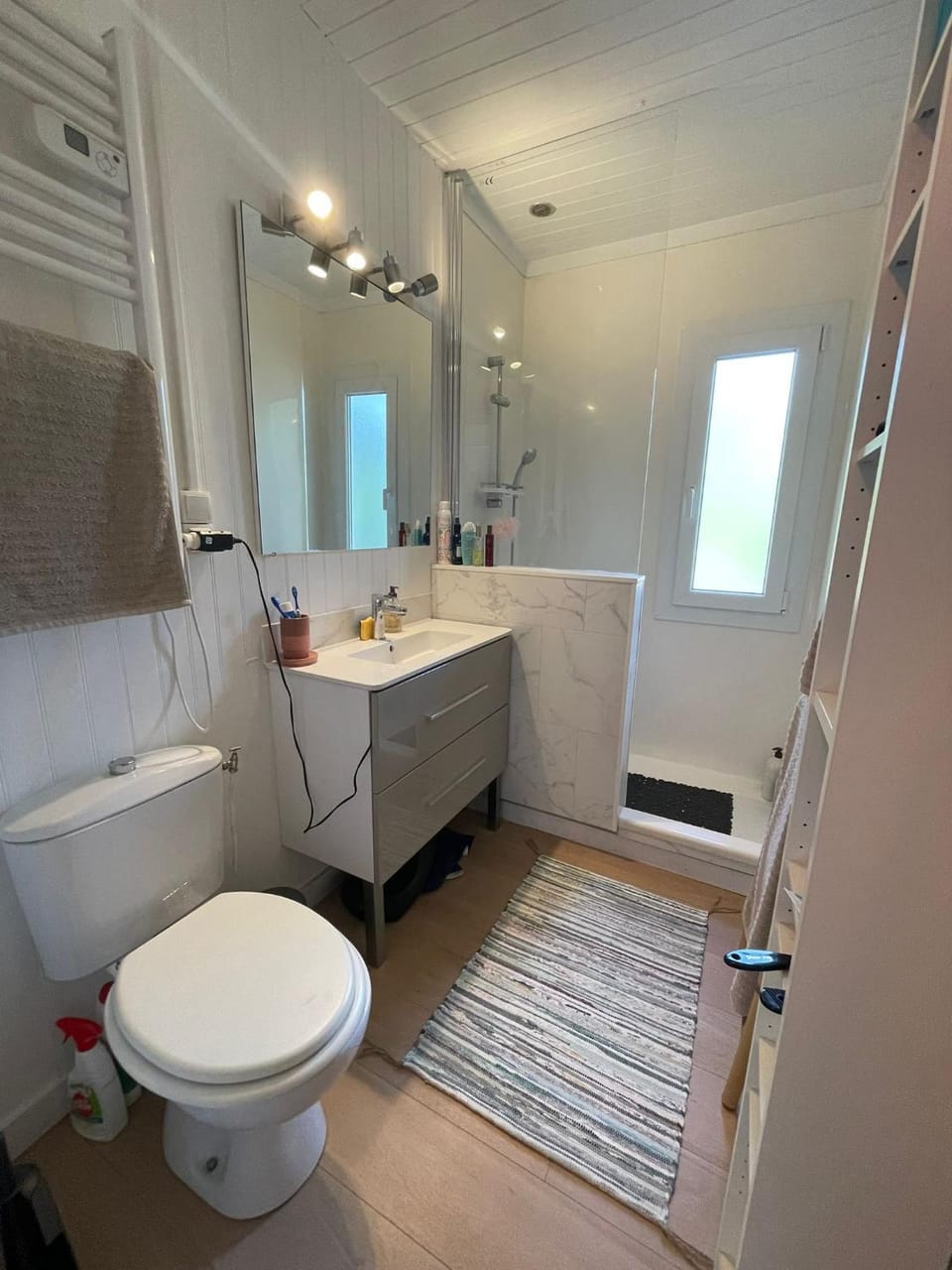 Shower, Toilet, Bathroom