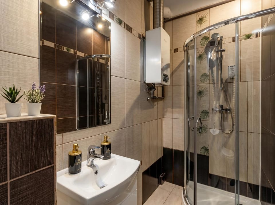 Shower, Bathroom, towels