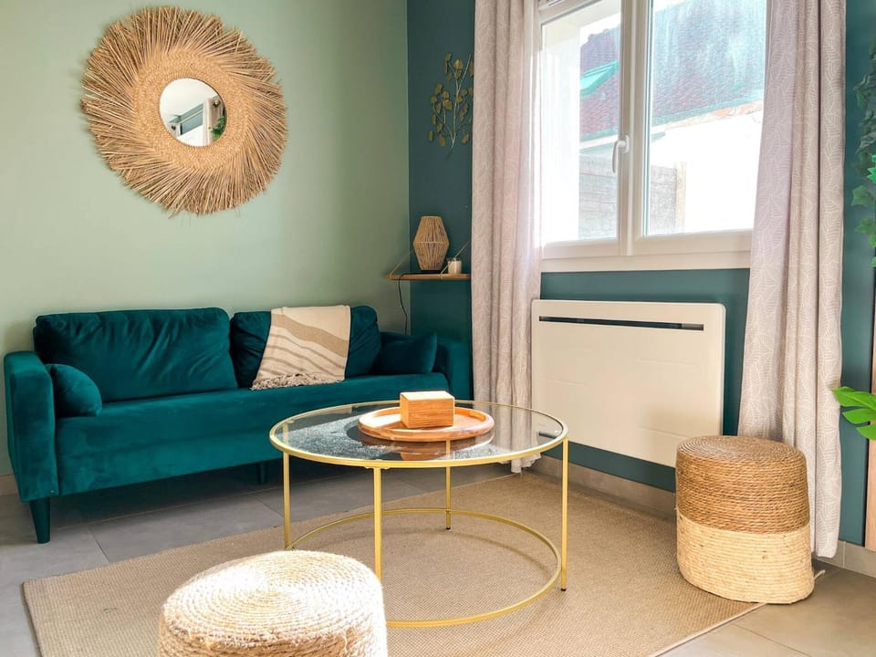 Communal lounge/ TV room, Living room