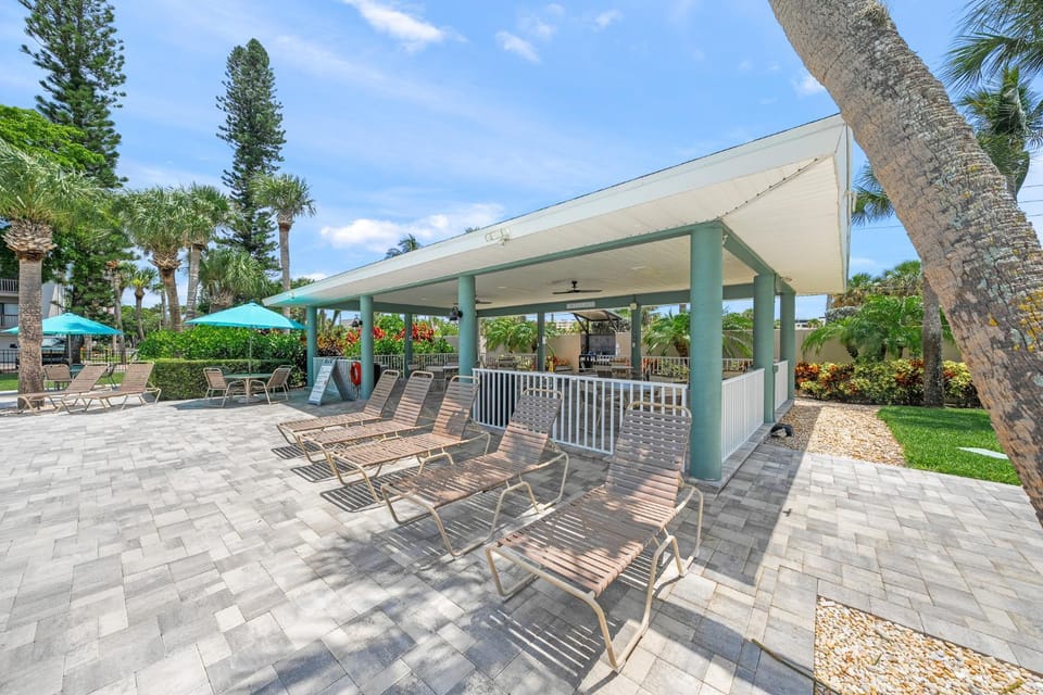 Our House at the Beach W-304 Apartment in Siesta Beach