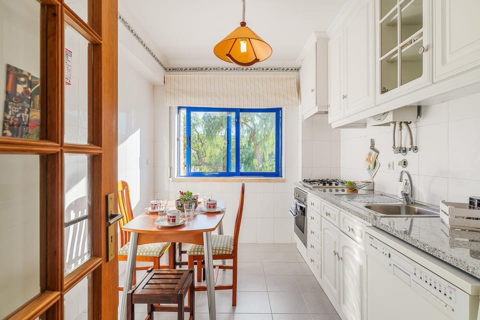 Property building, Kitchen or kitchenette, Living room