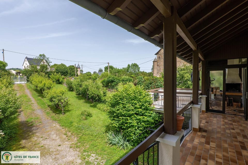 Maison indépendante avec parc privé à Laissac House in Occitanie