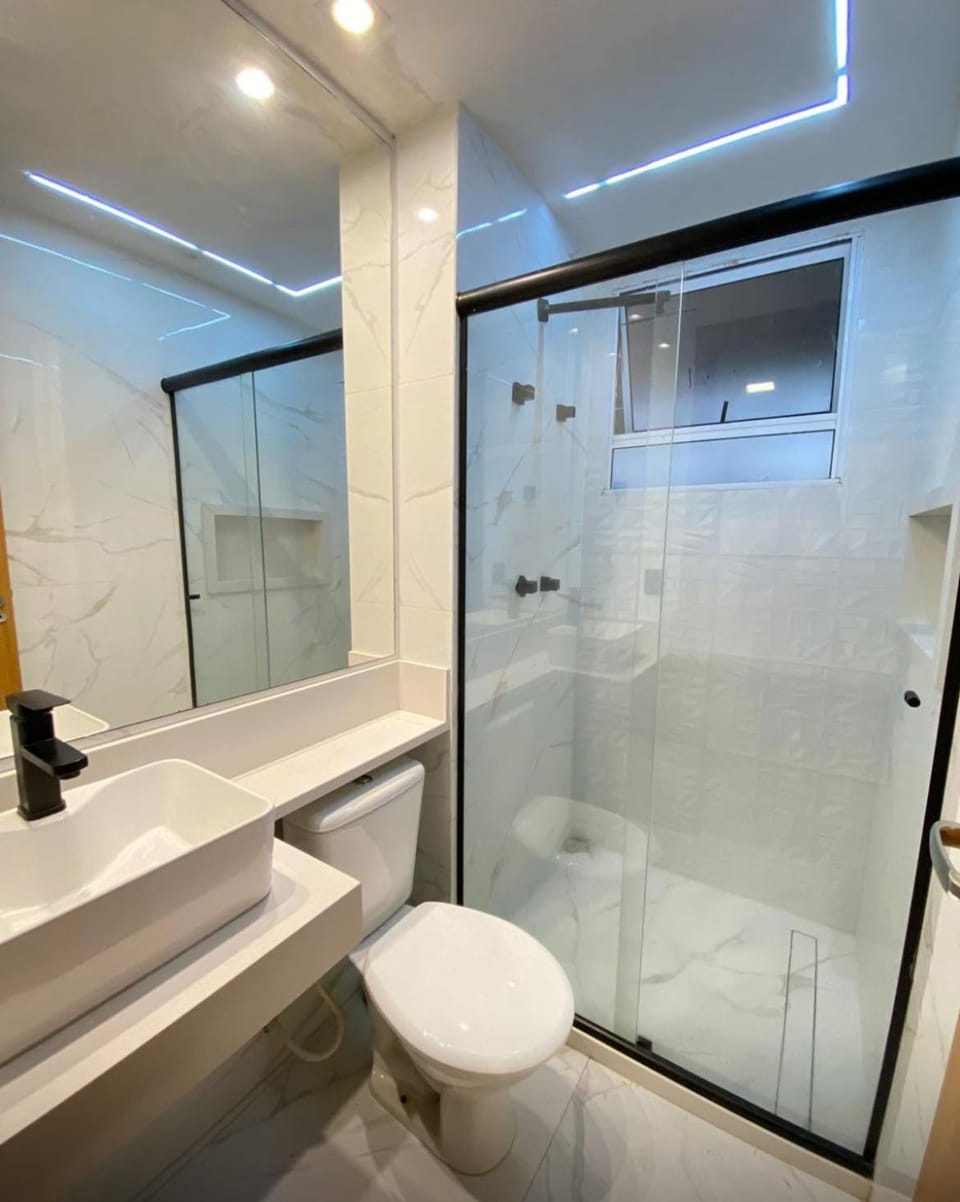 Shower, Bathroom, towels