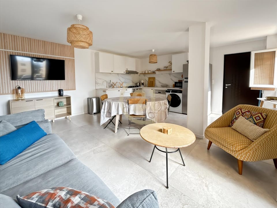 TV and multimedia, Living room