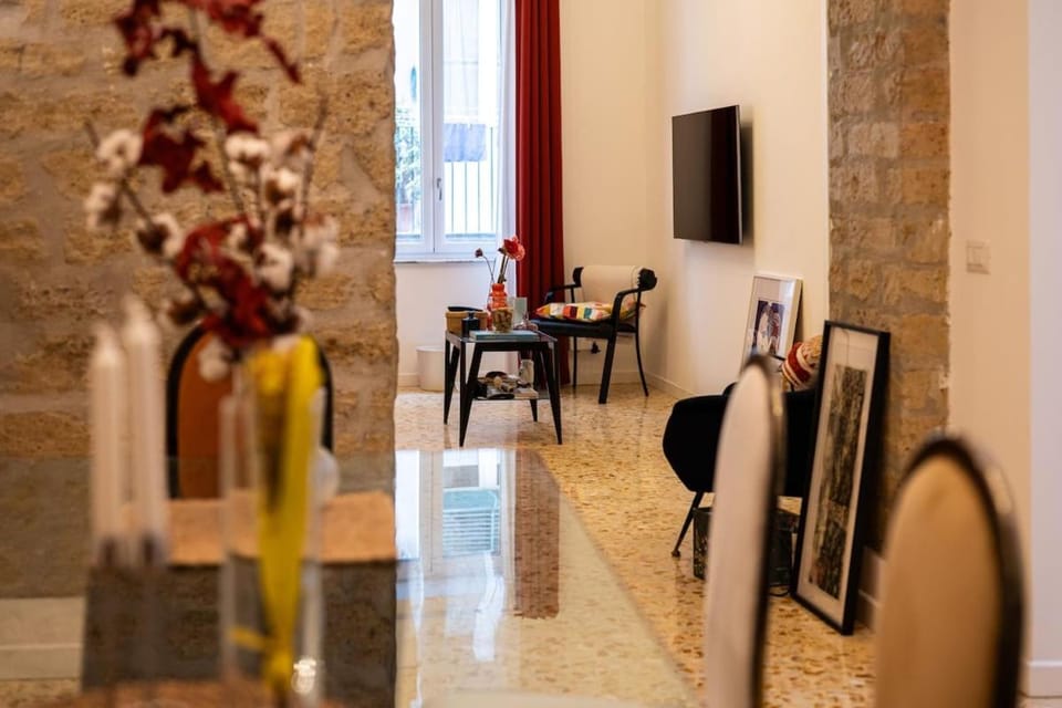 Communal lounge/ TV room, TV and multimedia, Living room, Seating area